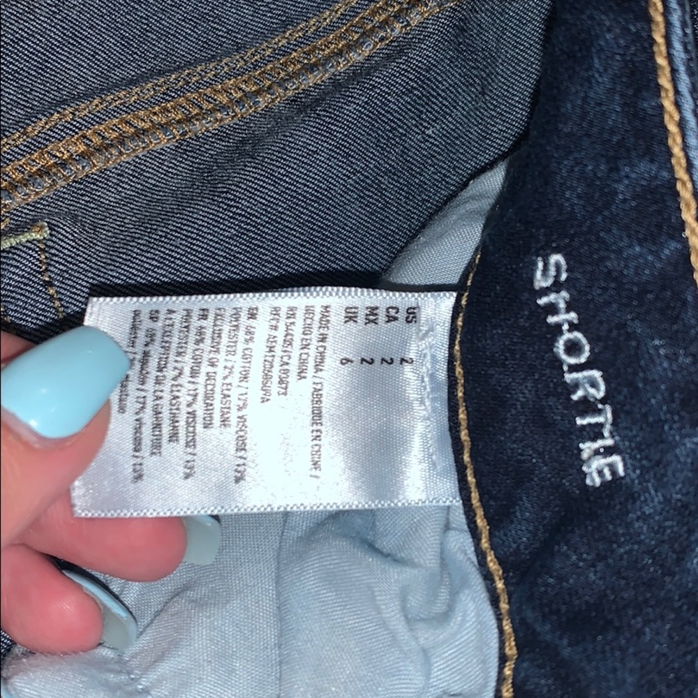 Low Rise denim shorts - Picture 2 of 2
